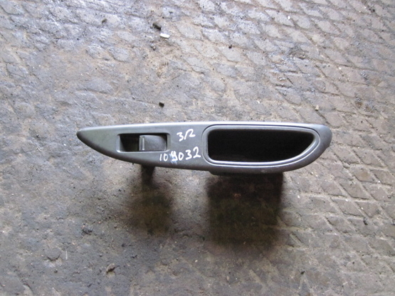 Кнопка стеклоподъемника, Nissan (Ниссан)-PRIMERA P12E (02-)