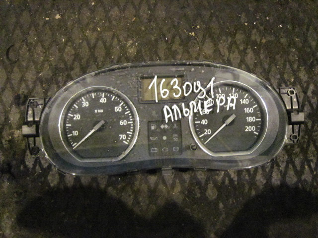 Приборная панель альмера g15. Приборная панель Ниссан Альмера 2002г.