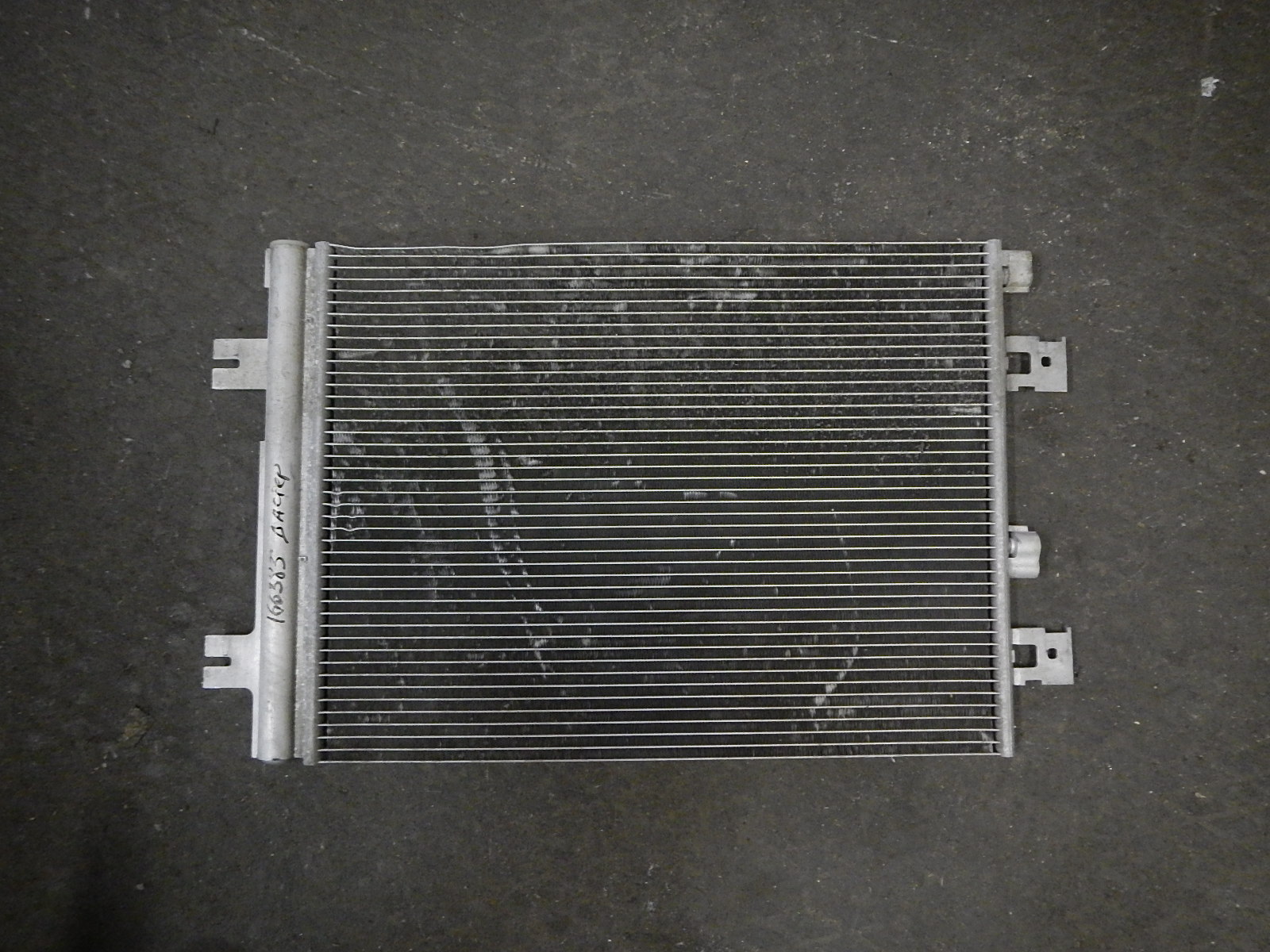 Радиатор кондиционера дастер 2. Рено дастер дизель компрессор кондиционера. 8201018716 компрессор кондиционера дастер 2. Кондиционер дастер 2. Кондиционер дастер 2.