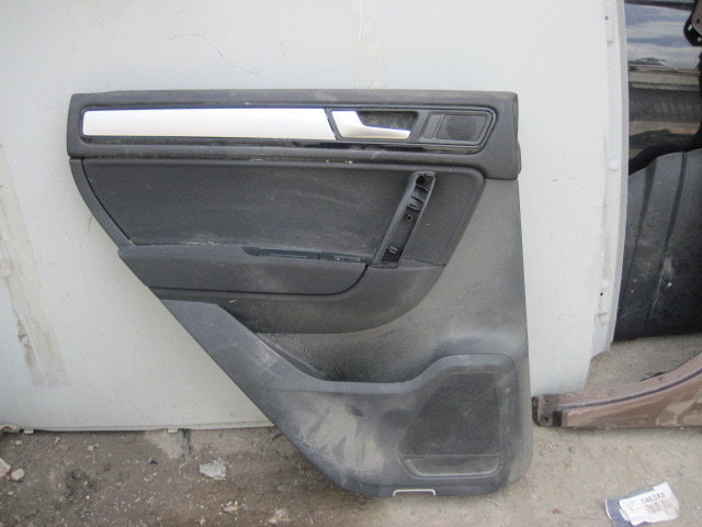 дверь volkswagen touareg. дверь volkswagen touareg. Volkswagen touareg 2005 динамики в дверях. Touareg nf дверная карта. дверь volkswagen touareg.