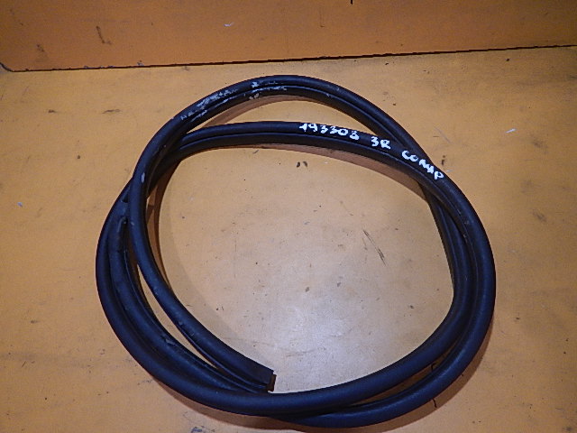 Уплотнитель лобового стекла hyundai solaris 2. Уплотнитель лобового стекла хендай солярис 2010г. Уплотнительные резинки солярис. Уплотнитель капота solaris 2011. Уплотнительные резинки солярис.