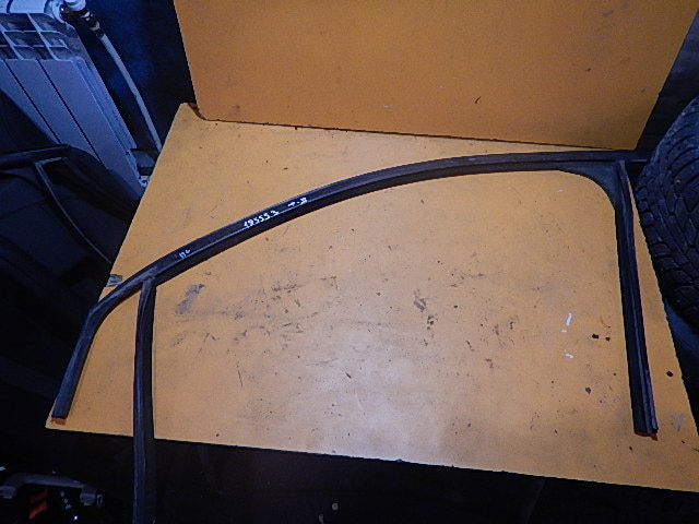 Уплотнитель двери форд фокус 2. Уплотнитель багажника форд фокус 2 седан. Уплотнитель форд фокус. Дверной уплотнитель форд фокус 2. Ford 1828403 уплотнитель.