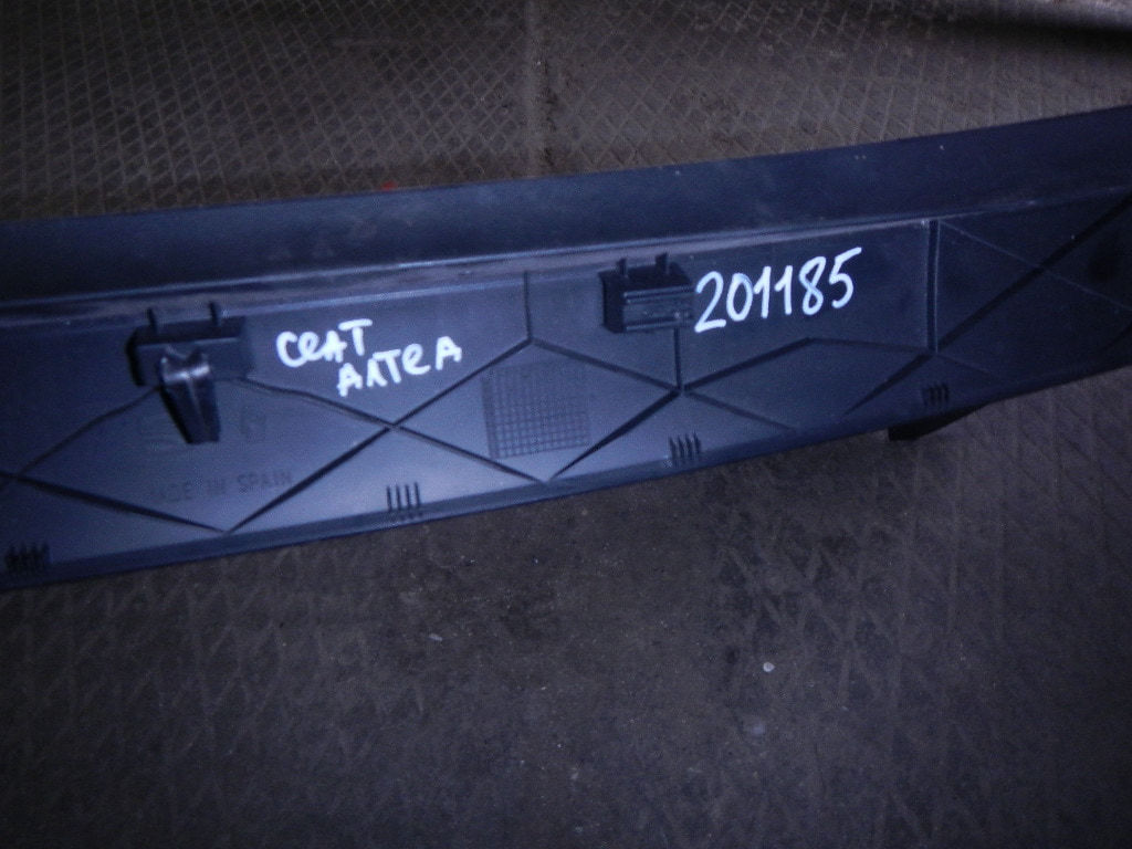Обшивка двери багажника для Altea 2004-2015