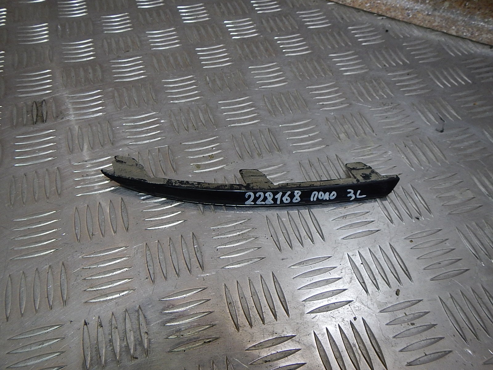 молдинг переднего бампера митсубиси аутлендер 3. молдинг заднего бампера пассат б6 седан. молдинг заднего бампера левый пассат б6. Ford mondeo iii молдинг бампера заднего. молдинг заднего бампера vw passat b7.