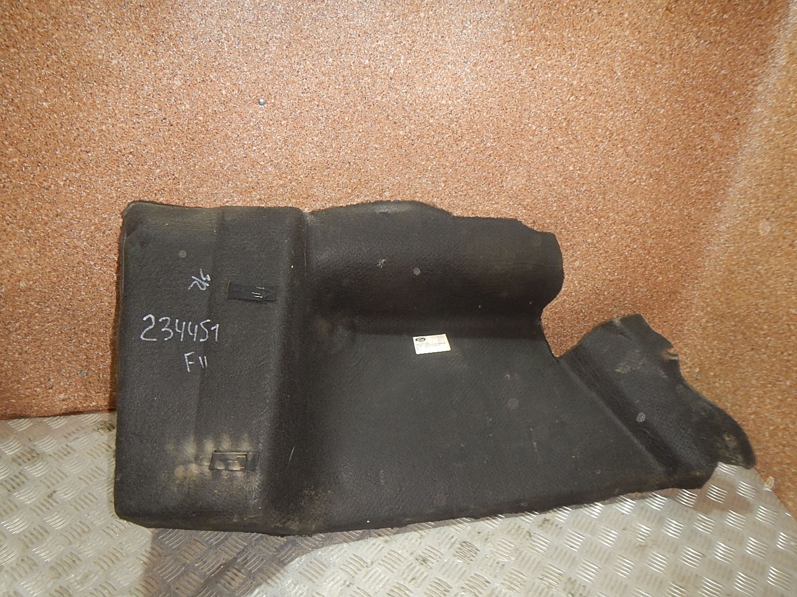 обшивка в багажник ford focus 2