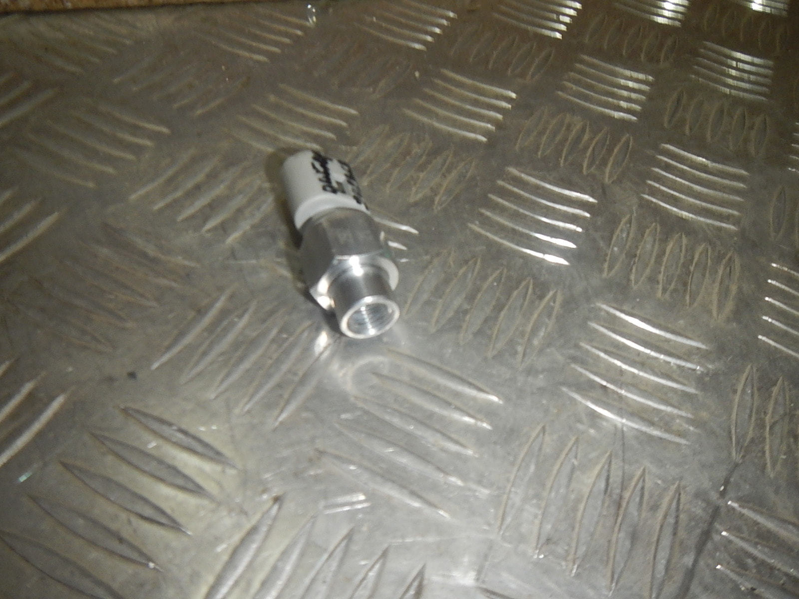 5 дизель. датчик давления масла renault megane 3. аварийный датчик давления масла renault megane iii k9k. датчик давления масла renault duster 2л. давление масла дастар панелью.