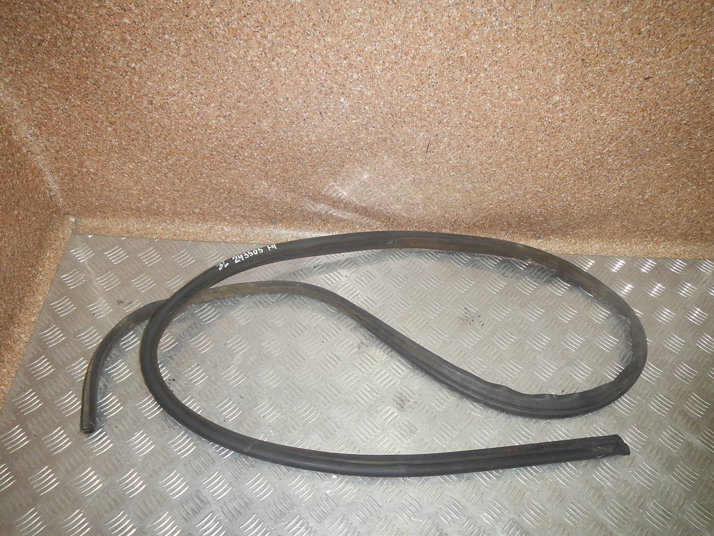 Фф2 седан уплотнитель багажника. Ford focus 2 2004- уплотнитель двери. Форд фокус 2 уплотнители багажника. Уплотнитель форд фокус. Форд фокус 2 резиновый уплотнитель передней двери артикул.