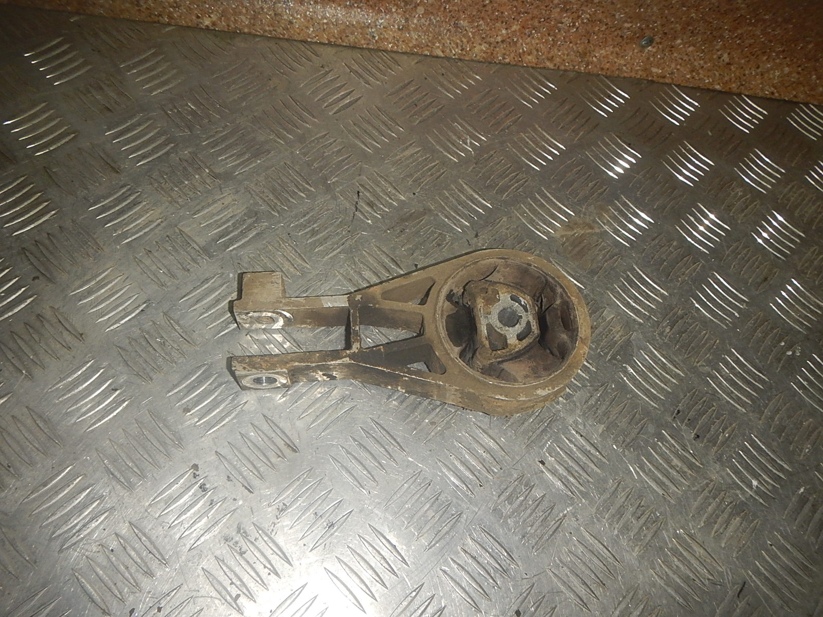 Опора двигателя opel corsa c. Lemforder 3749201. 4. Опора двигателя опель. Опора двигателя опель корса.