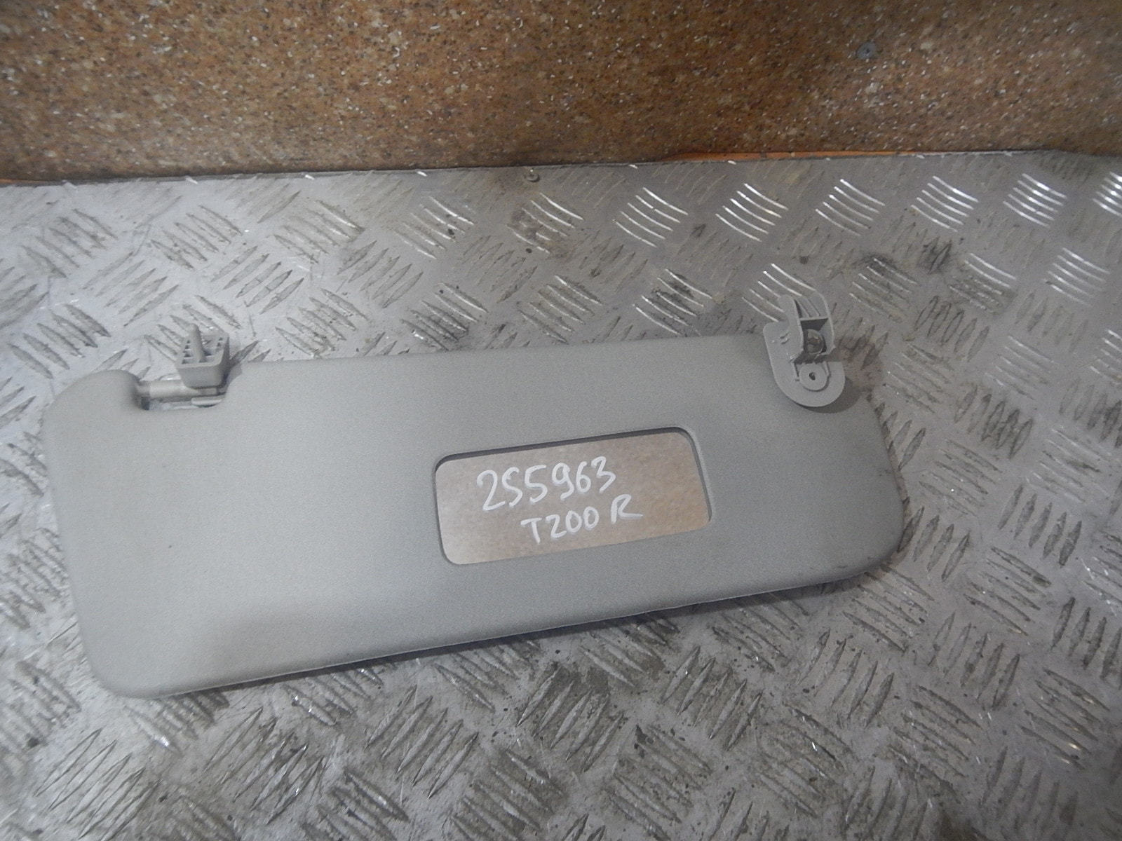 Эпика Шевроле Козырек Правый Купить