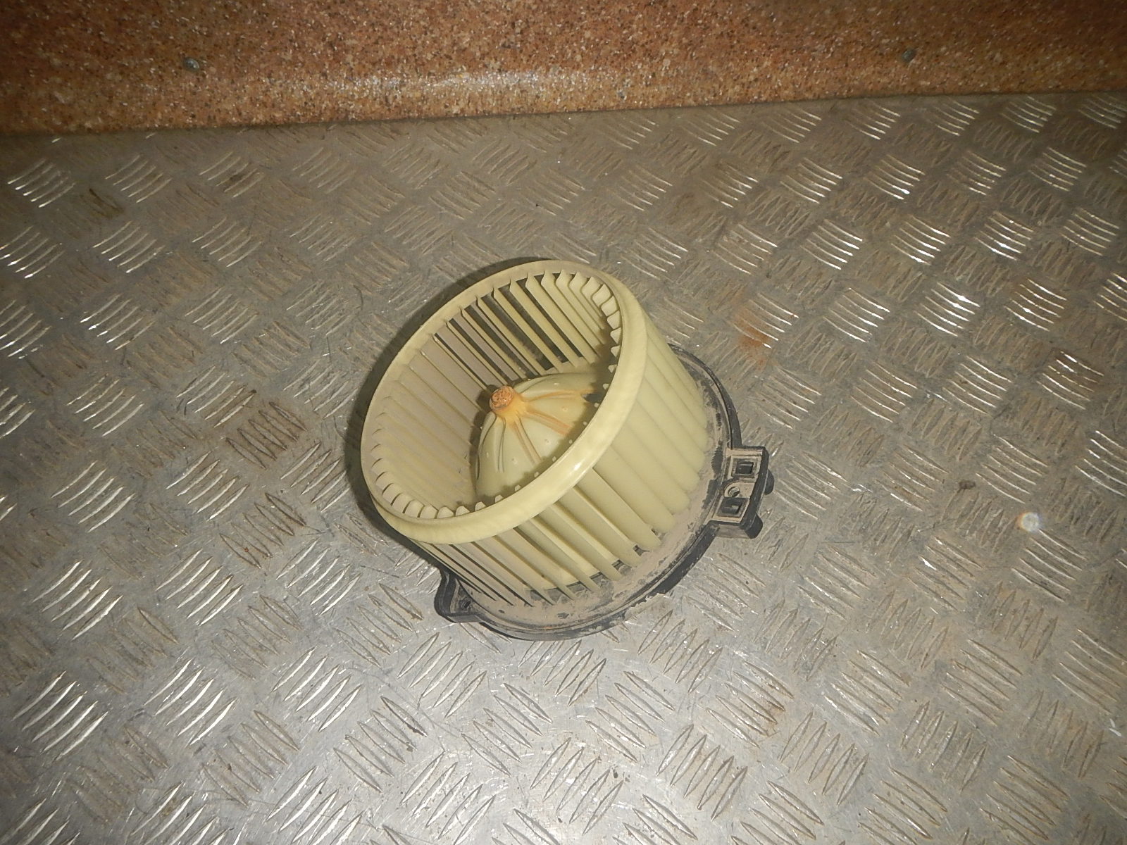 вентилятор печки лифан солано. мотор отопителя цебриум. вентилятор отопителя lifan solano b3745100. B3745100. лифан солано вентилятор печки.