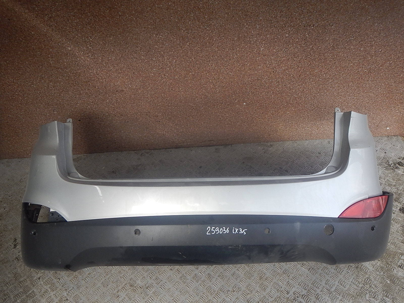 Задний бампер хендэ. Solaris 2019 задний бампер. Задний бампер хендай солярис. Бампер задний хендай солярис 2011. Hyundai solaris 2021 бампер задний.