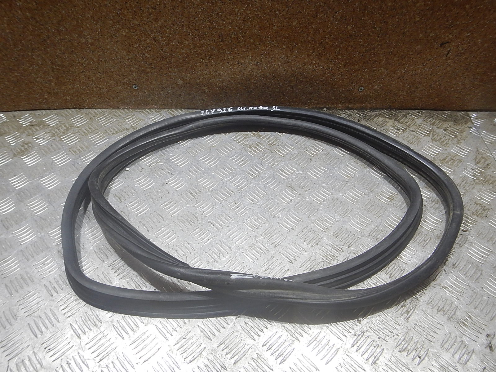 Уплотнитель двери 2109 "брт". Уплотнительная резинка проема двери. Уплотнительная резинка проема двери. Уплотнитель задних фонарей нива 2121. Уплотнительная резинка проема двери.