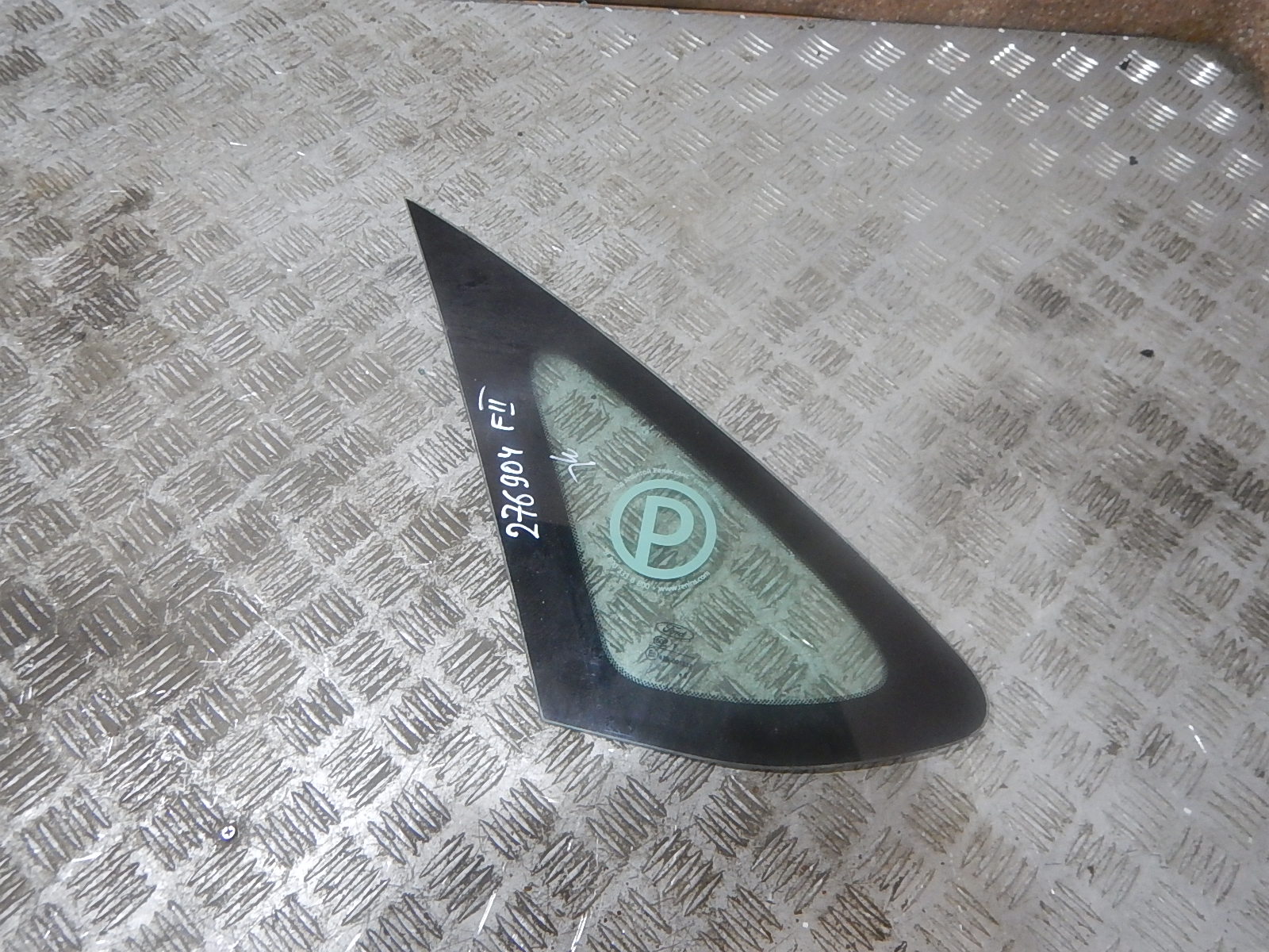 Купить Стекло Форд Фокус