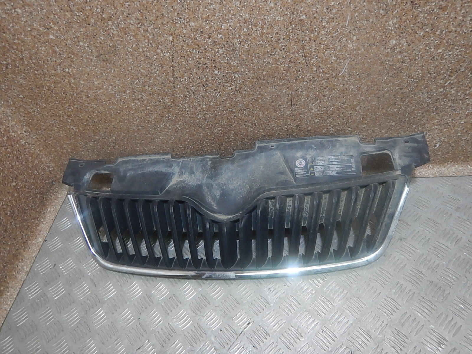 Решетка радиатора, Skoda (Шкода)-FABIA (07-) - Артикул детали: 112206. Звоните!
