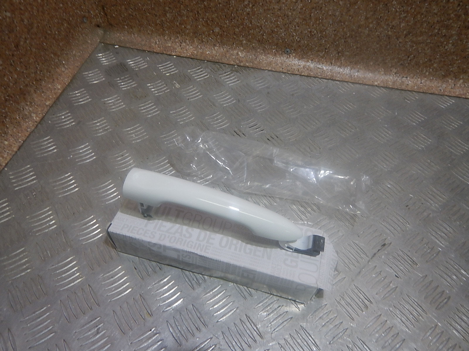 Купить Ручку Открывания Капота Рено Латитьюд