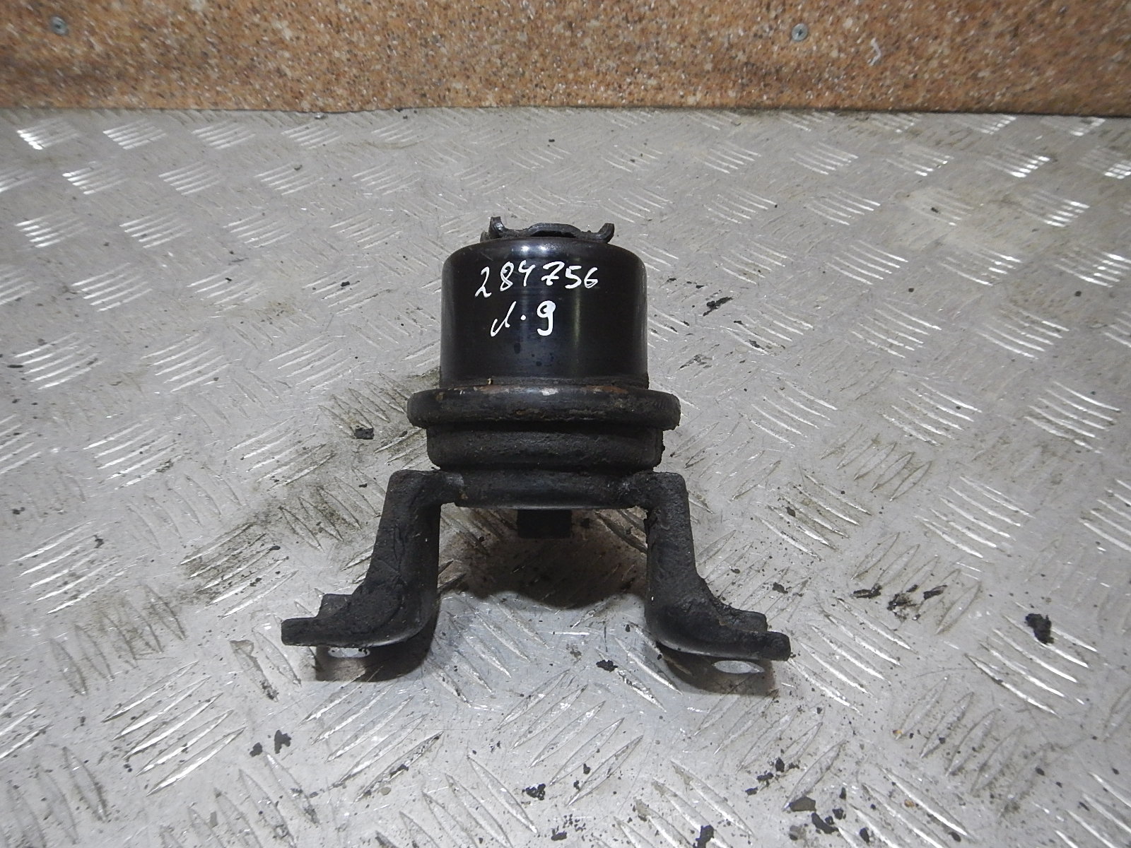 6. 6. Подушки двигателя лансер 9 1. Подушки двигателя лансер 9 1. Передняя опора двигателя митсубиси лансер 9.