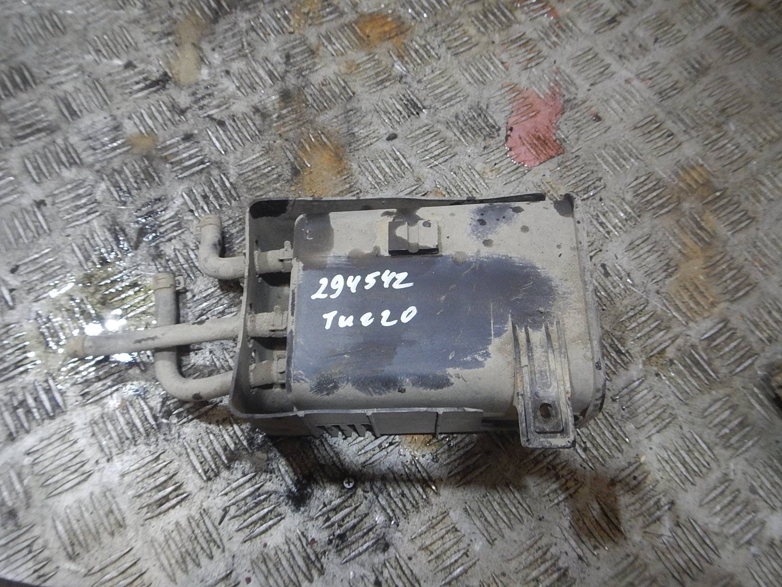 Chery tiggo t11 клапан абсорбера. Абсорбер тигго. Chery tiggo t11 клапан абсорбера. Chery tiggo (t11) абсорбер. Абсорбер топливный чери тигго т11.