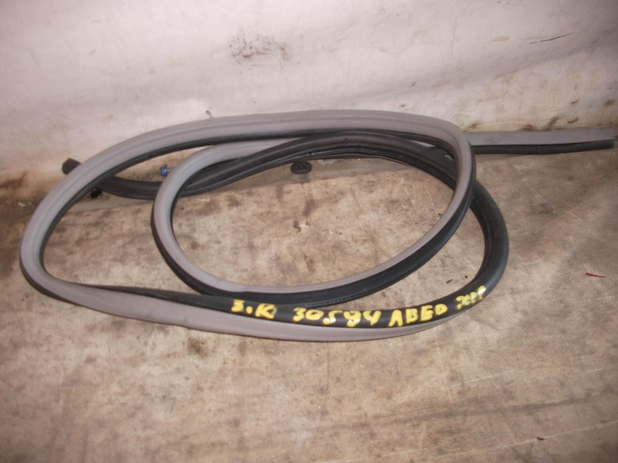 уплотнитель стекла бокового двери передней 3302. уплотнители дверей шевроле лачетти. уплотнитель двери киа рио. хендай портер 1 уплотнитель передних стекол. уплотнитель двери правый hd78.