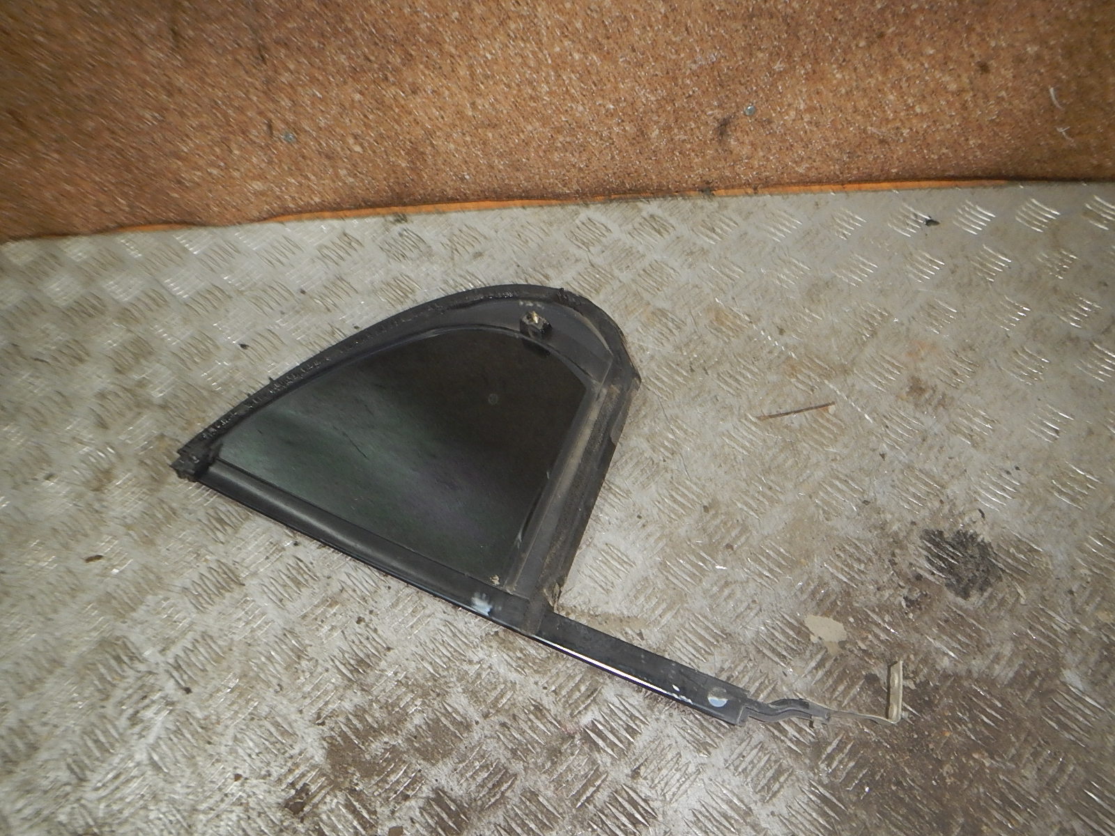 Стекло двери задней правой (форточка), Jaguar (Ягуар)-S-TYPE (00-06) - Артикул д