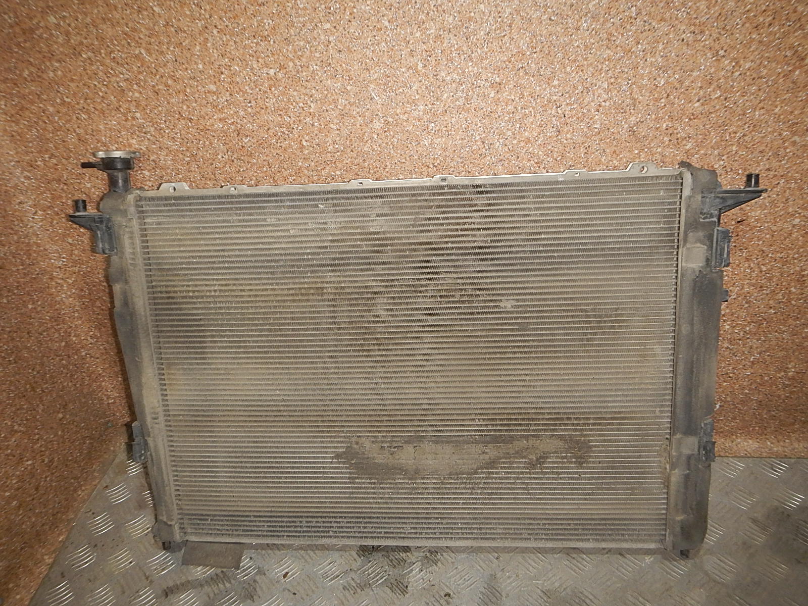 Хонда срв 3 радиатор охлаждения. Радиатор honda cr-v 2001 механика. Радиатор хонда срв 3. 4 л кассета радиаторов. Радиатор хонда срв.