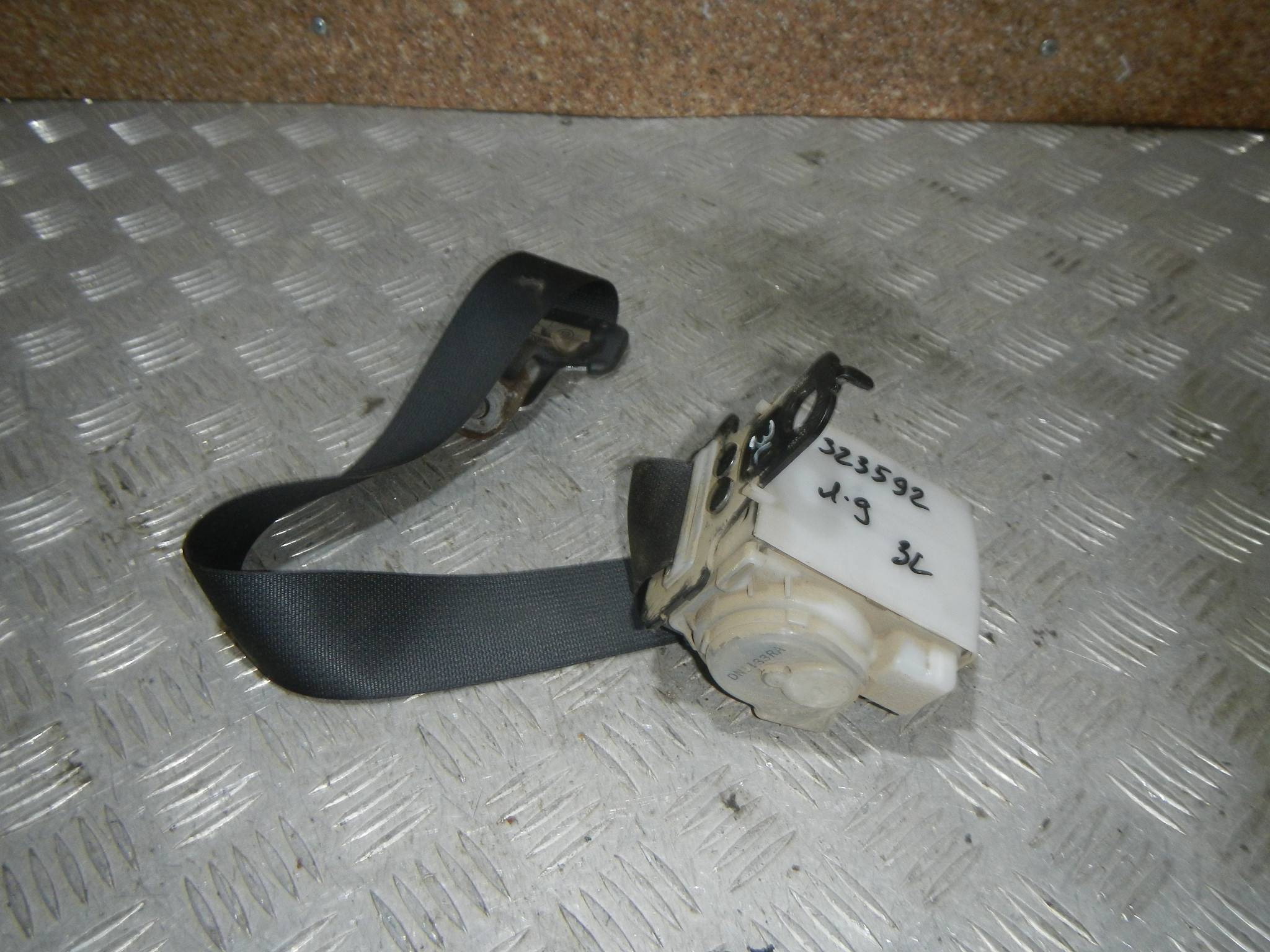 Как снять ремни безопасности лансер 9 Lancer X front seat belt replacement