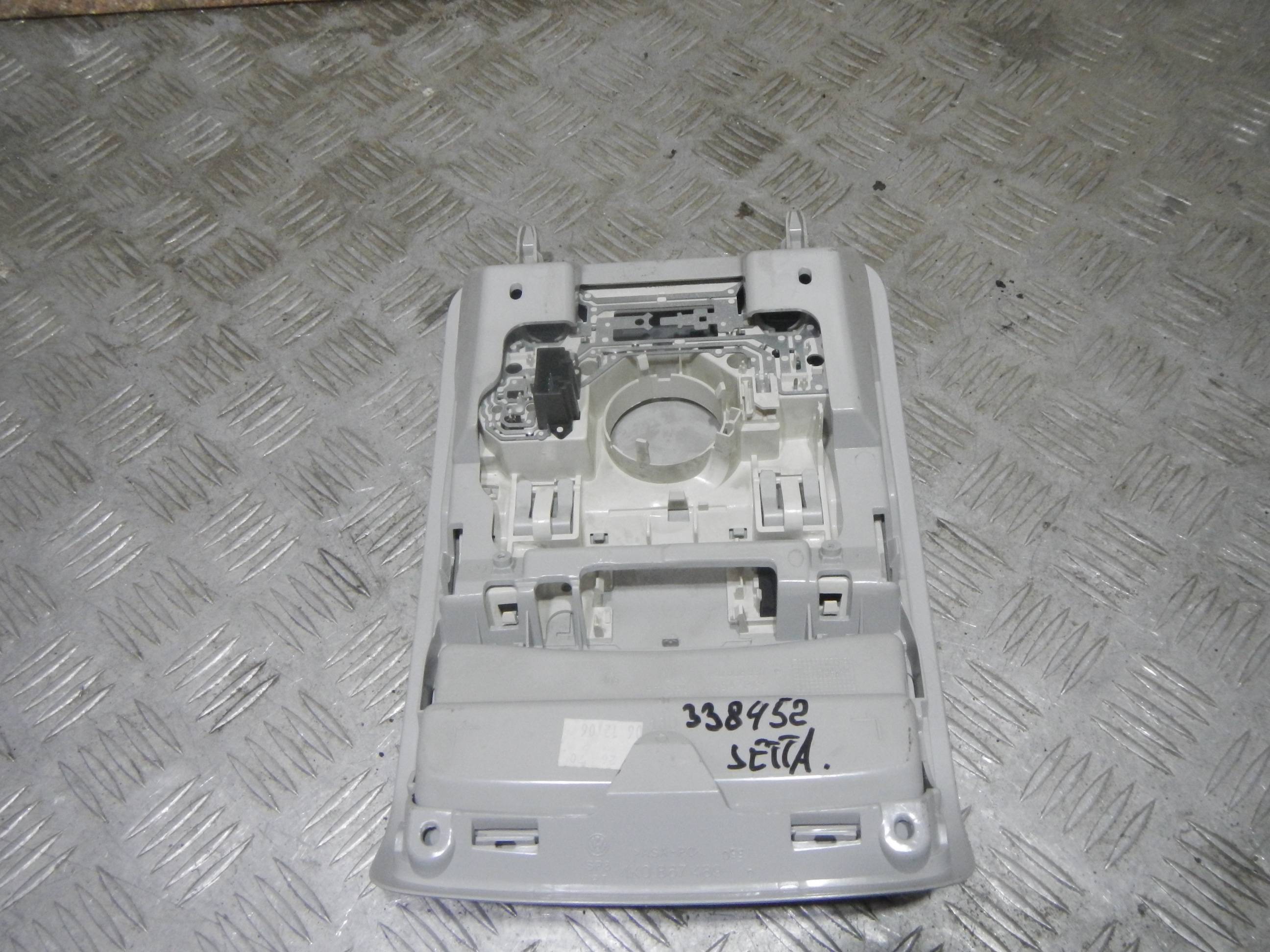 плафон салона 52230-2004. плафон салона jetta 6. Jetta 5 плафон салона. плафон салонный фольксваген эос. плафон джетта 6.