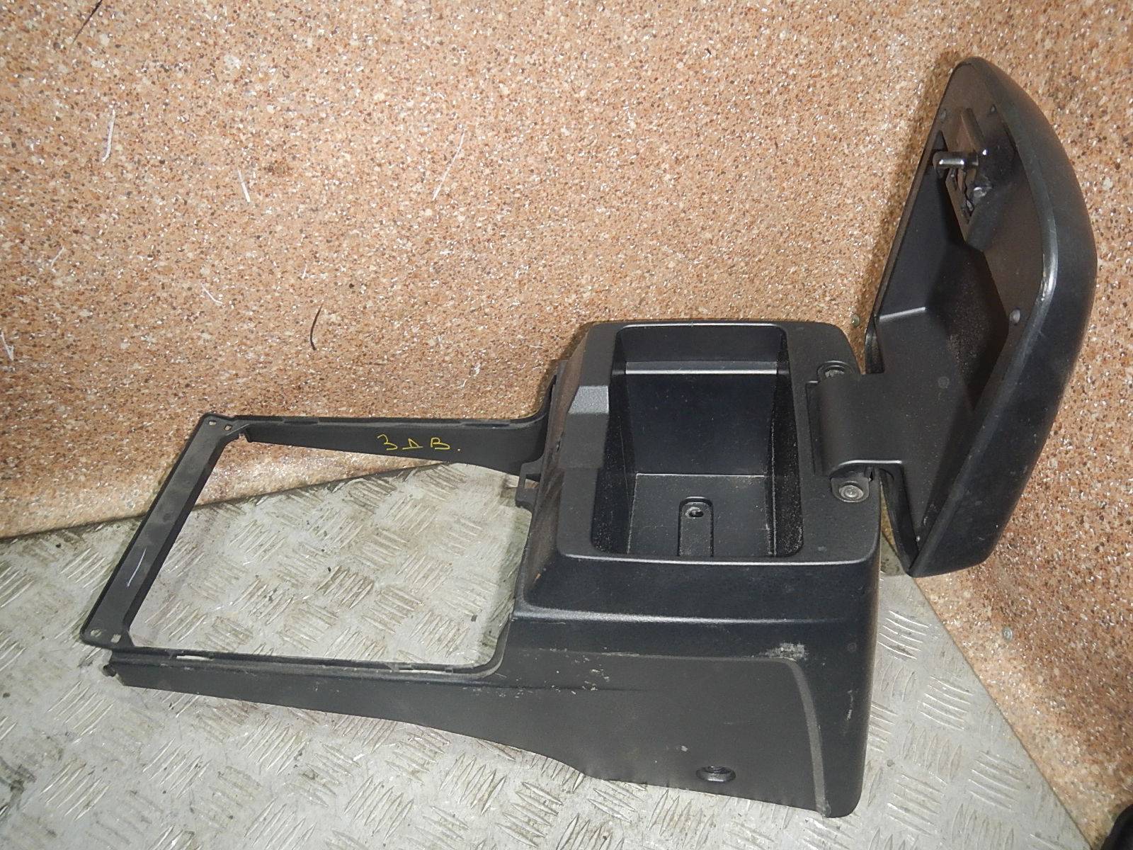 Подлокотник Suzuki Vitara 2000