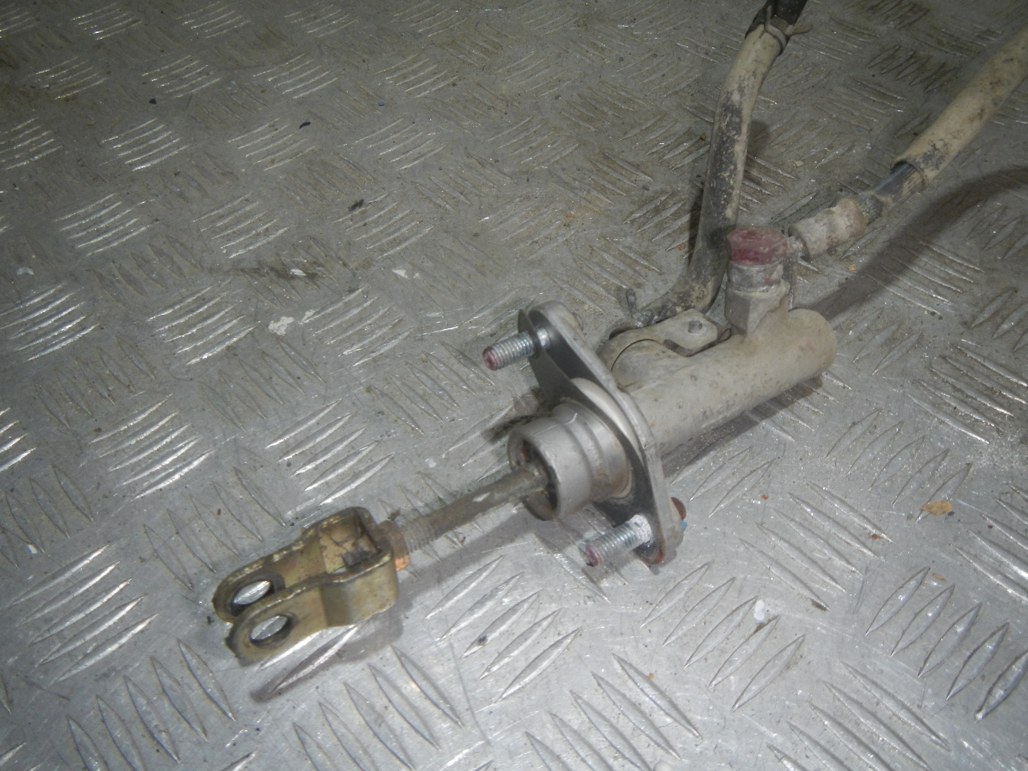 Цилиндр сцепления лансер 9 1. Главный сцепления лансер 9. 96339733 цилиндр сцепления главный chevrolet aveo. Цилиндр сцепления лансер 9 1. Цилиндр сцепления lancer 9.