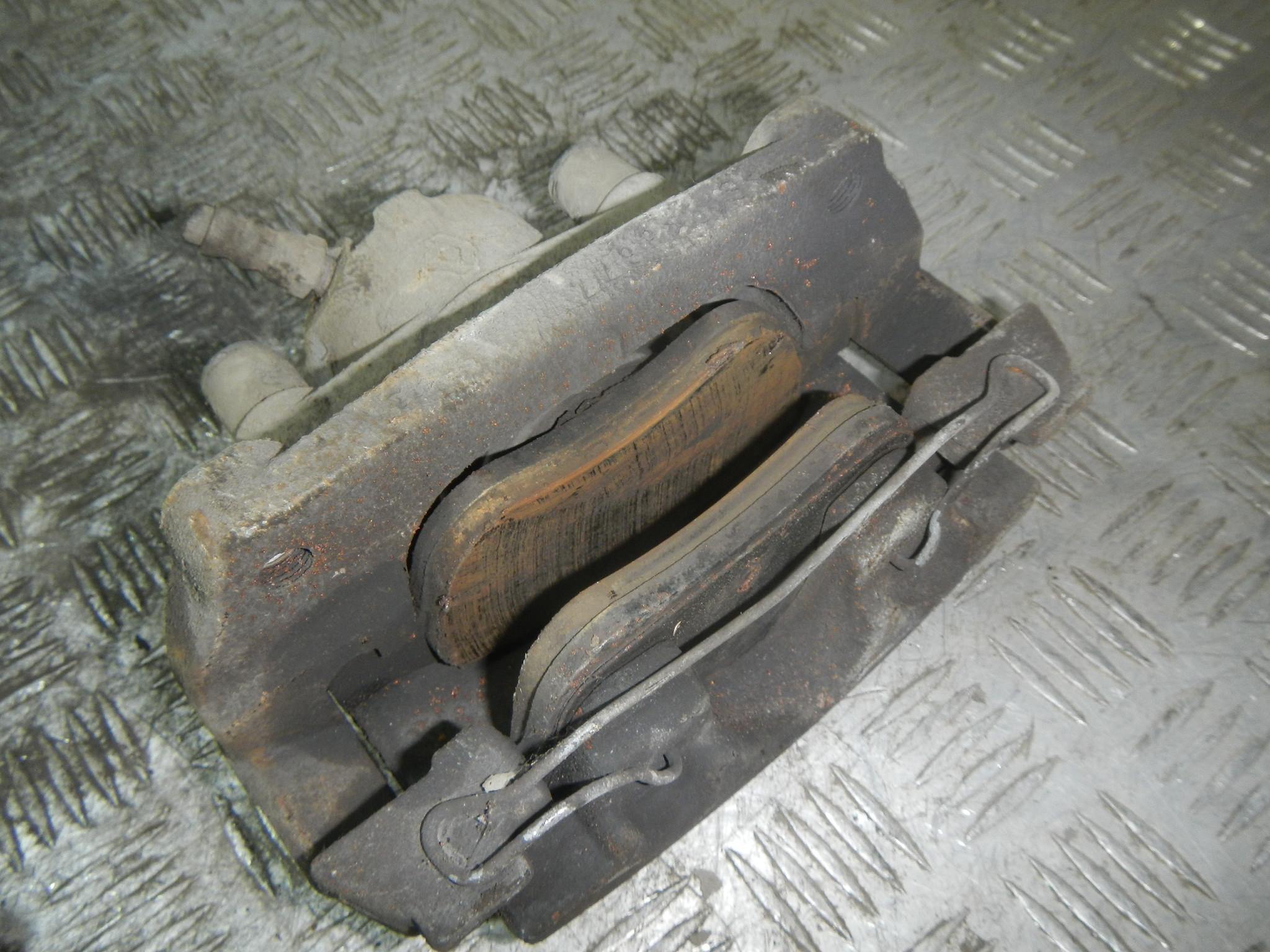 Тормозной суппорт рено флюенс. Тюнинг на суппорта рено флюенс. Рено флюенс суппорт задний правый. 440018805r пружинка заднего суппорта рено артикул. Рено флюенс суппорт задний правый.