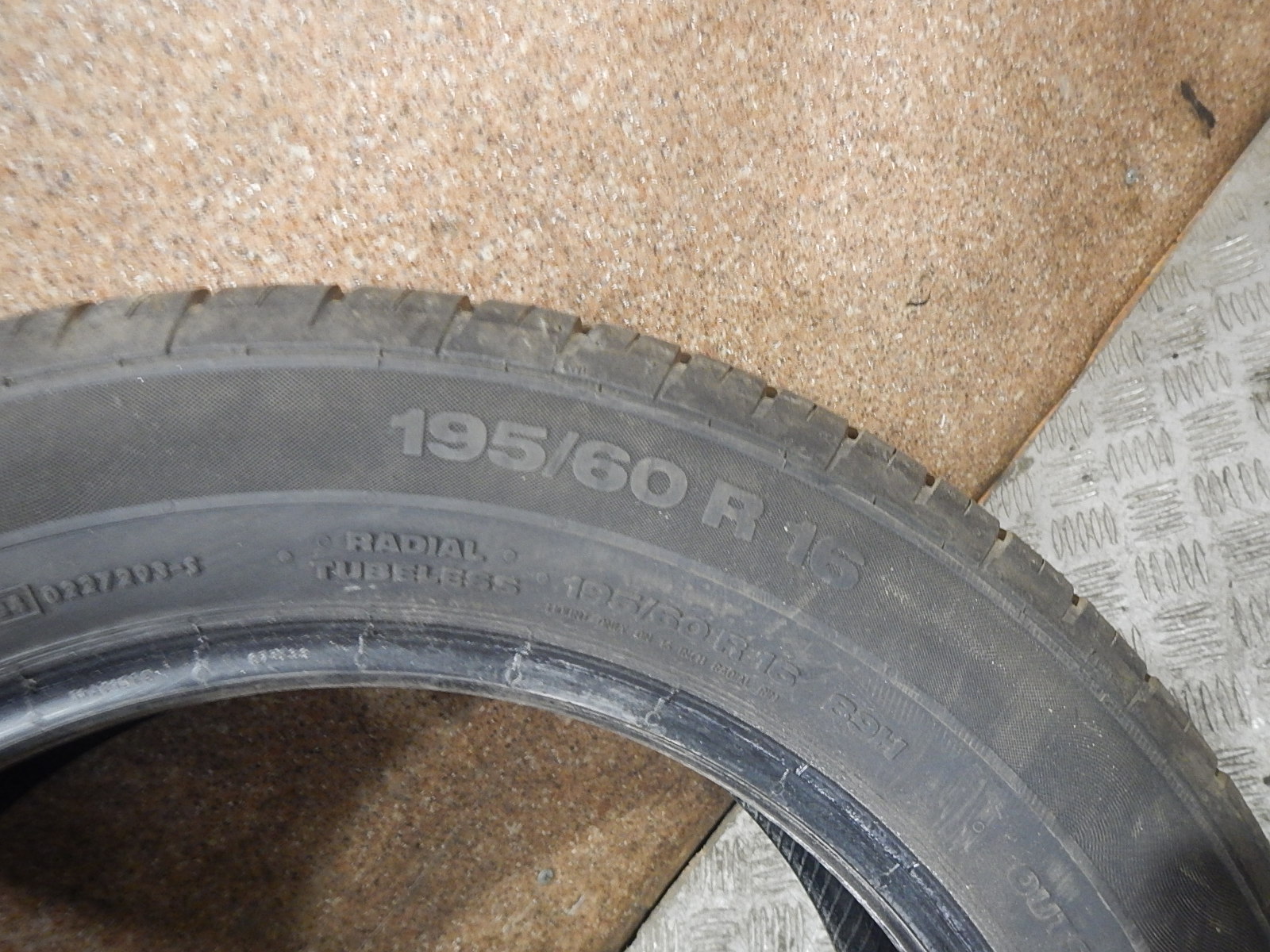Durevo v1 7. Continental 195 60 r16. Continental contivancontact 100 215/60 r17c 109/107t. Continental 195 60 r16. 195/60 r16.