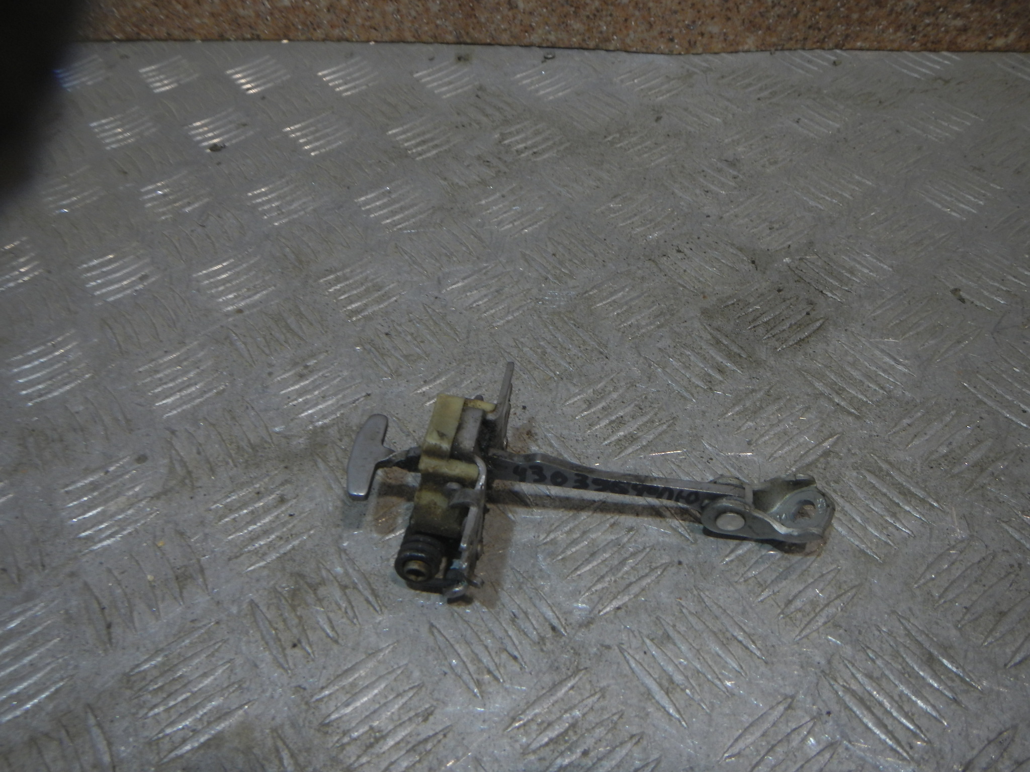 Купить Ограничитель Дверей На Рено Флюенс