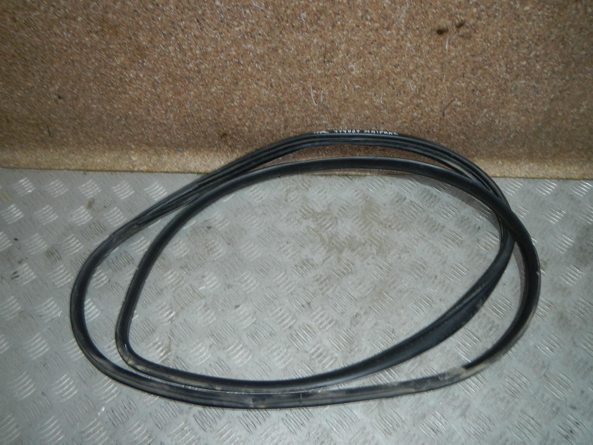 Уплотнитель передней печки 452. Уплотнитель двери правый резиновый 8978929023. Уплотнитель ваз 2110. Уплотнитель проема передней двери. Уплотнитель проема передней двери.