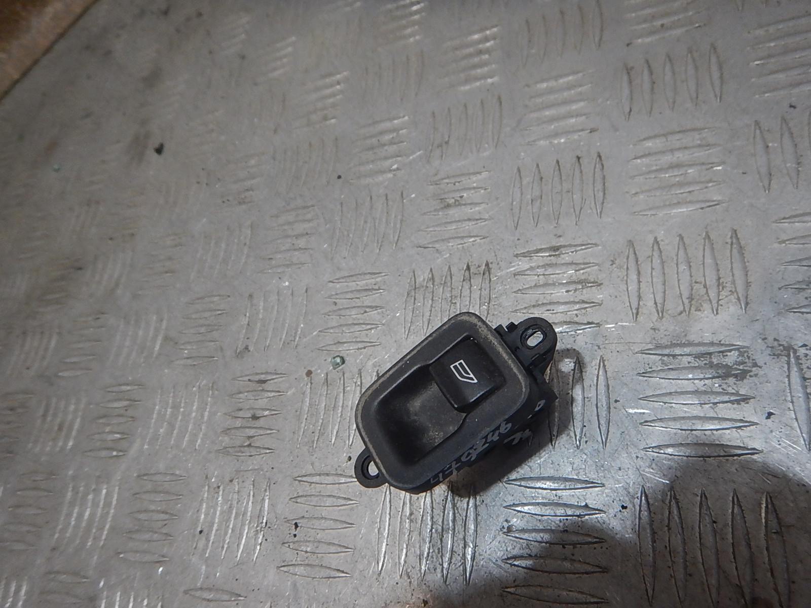 Volvo 8682499 столик