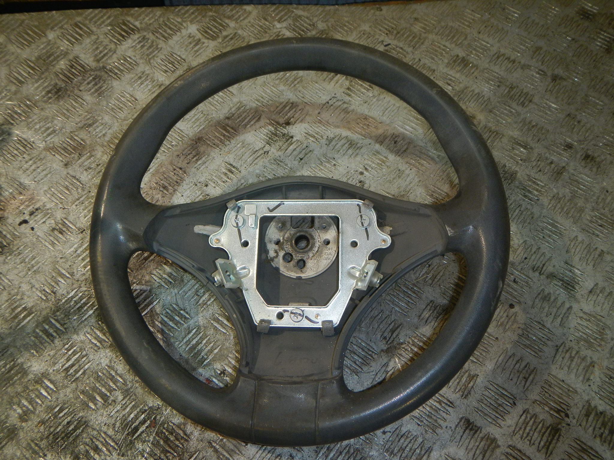 Chery indis руль. Chery indis 2012 салон. Руль черри арризо 8. Чери индис руль. Чери индис руль.