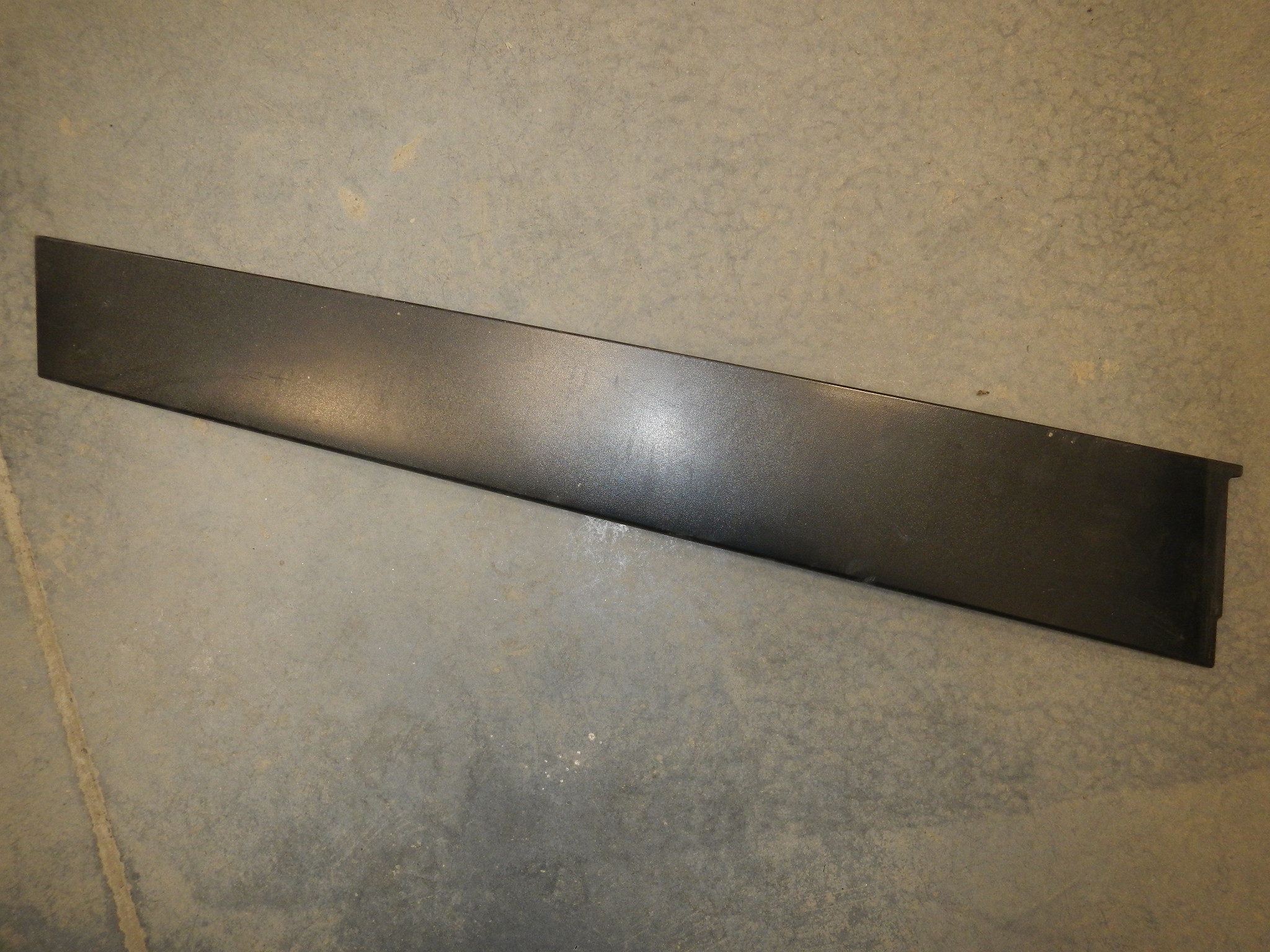 Накладка двери передней левой