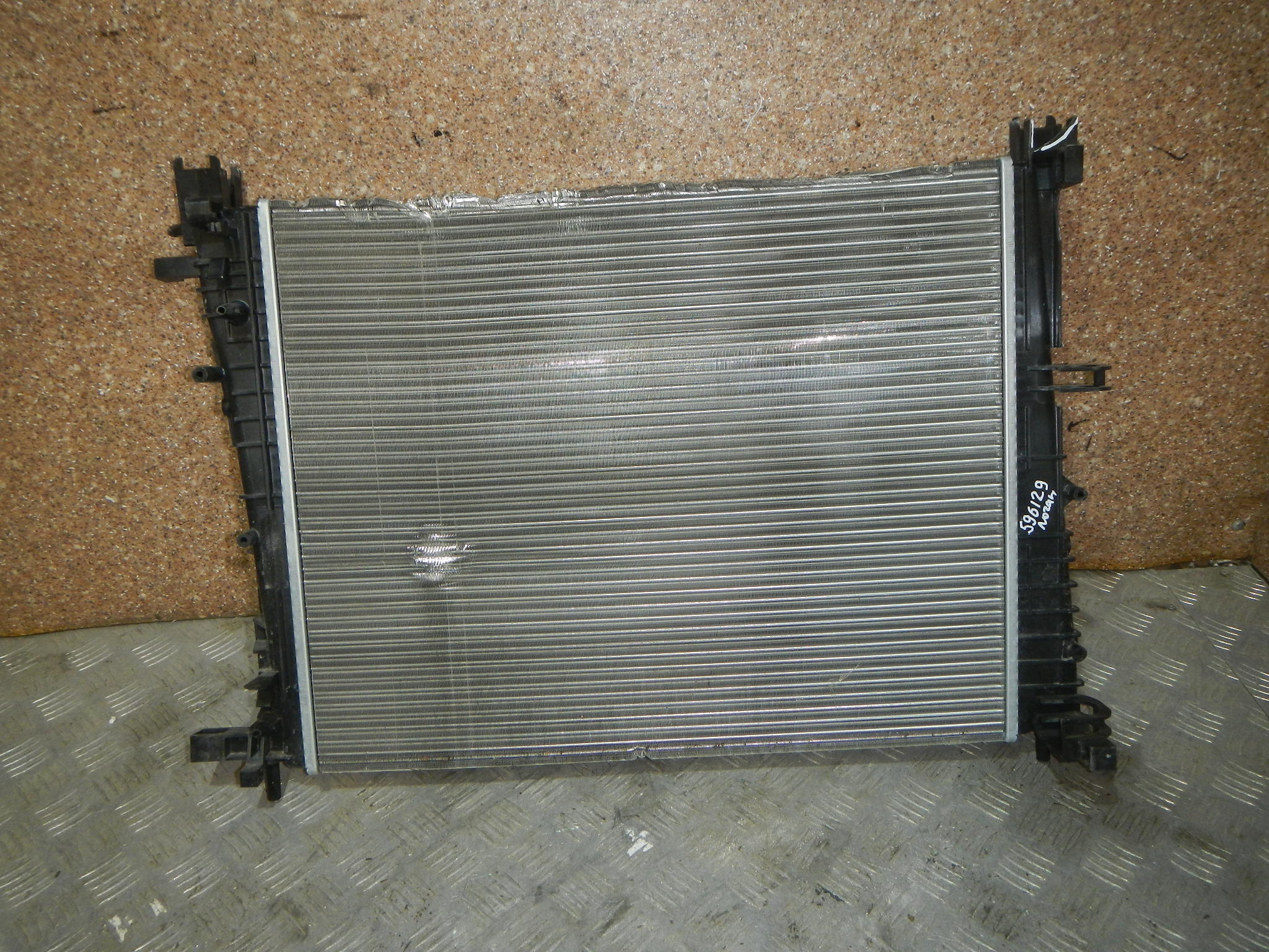 Радиатор охлаждения двигателя основной