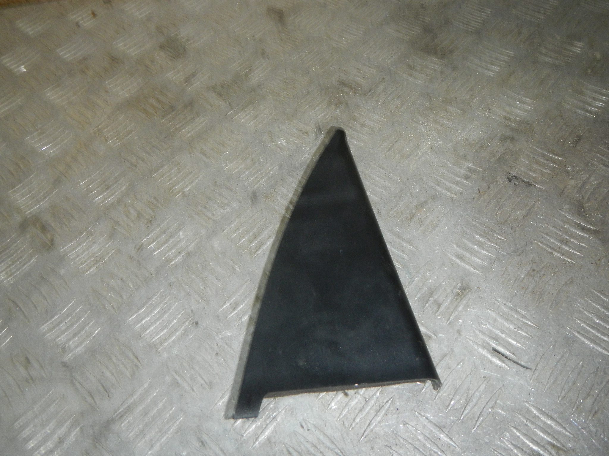 Накладка двери задней левой