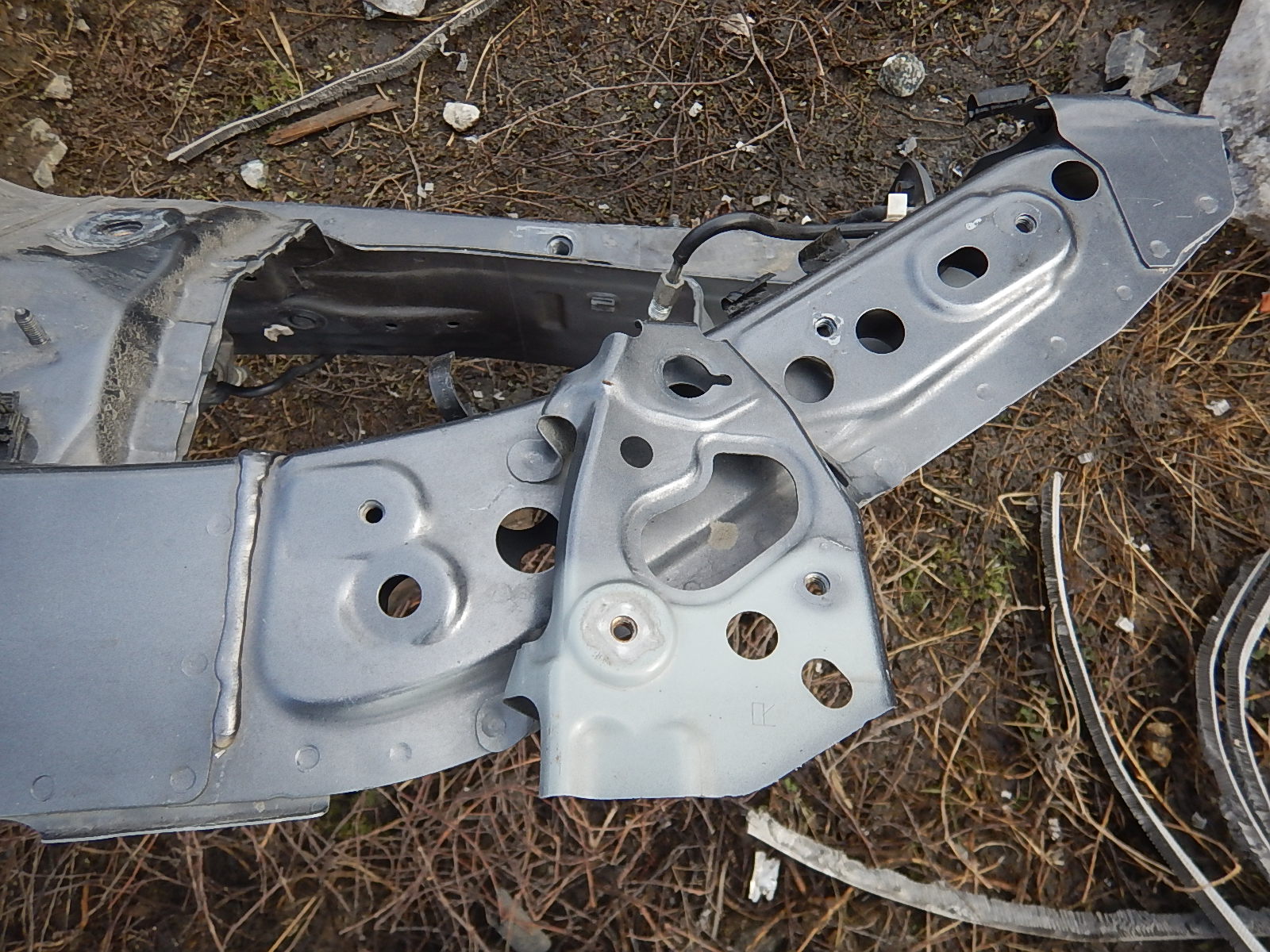 Лонжерон передний правый