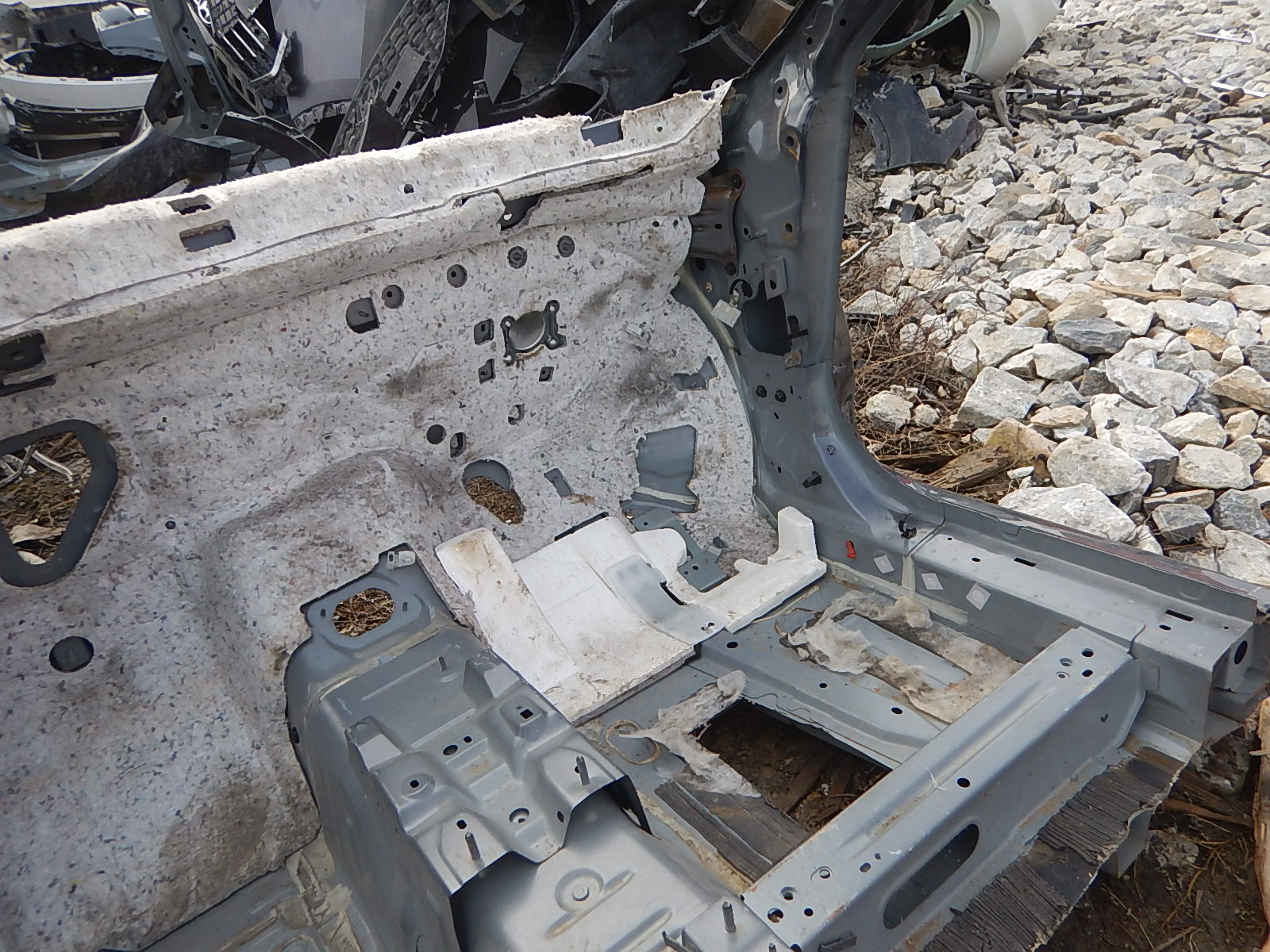 Лонжерон передний правый