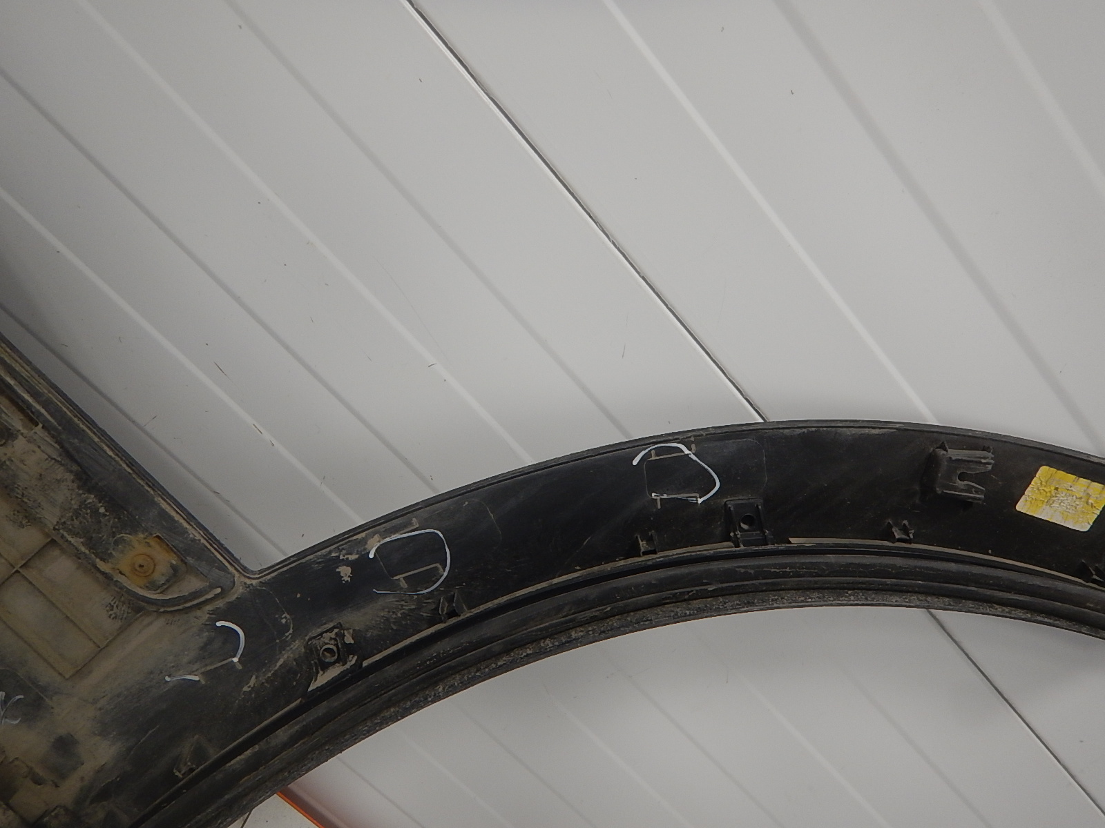 Молдинг задней правой двери