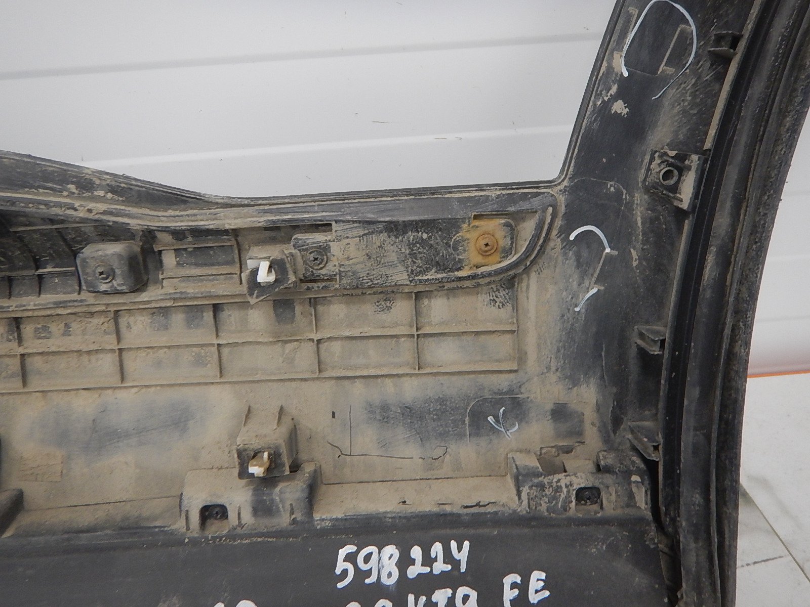 Молдинг задней правой двери