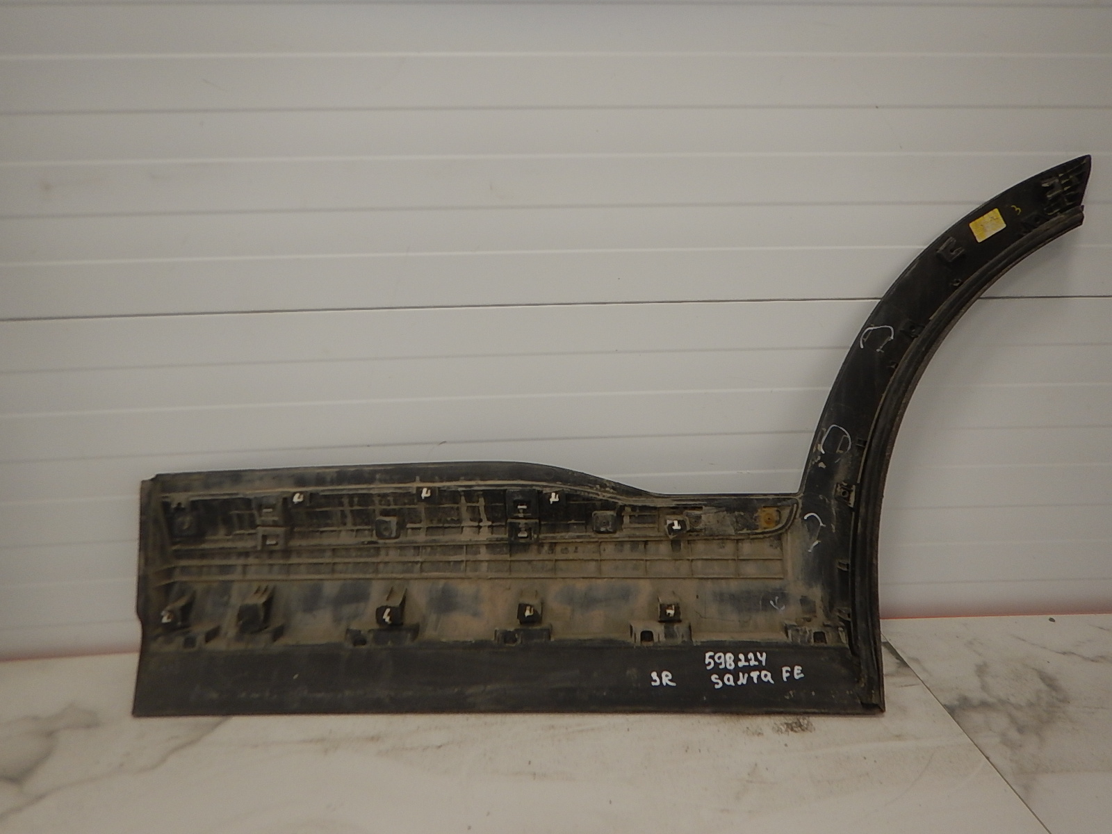 Молдинг задней правой двери