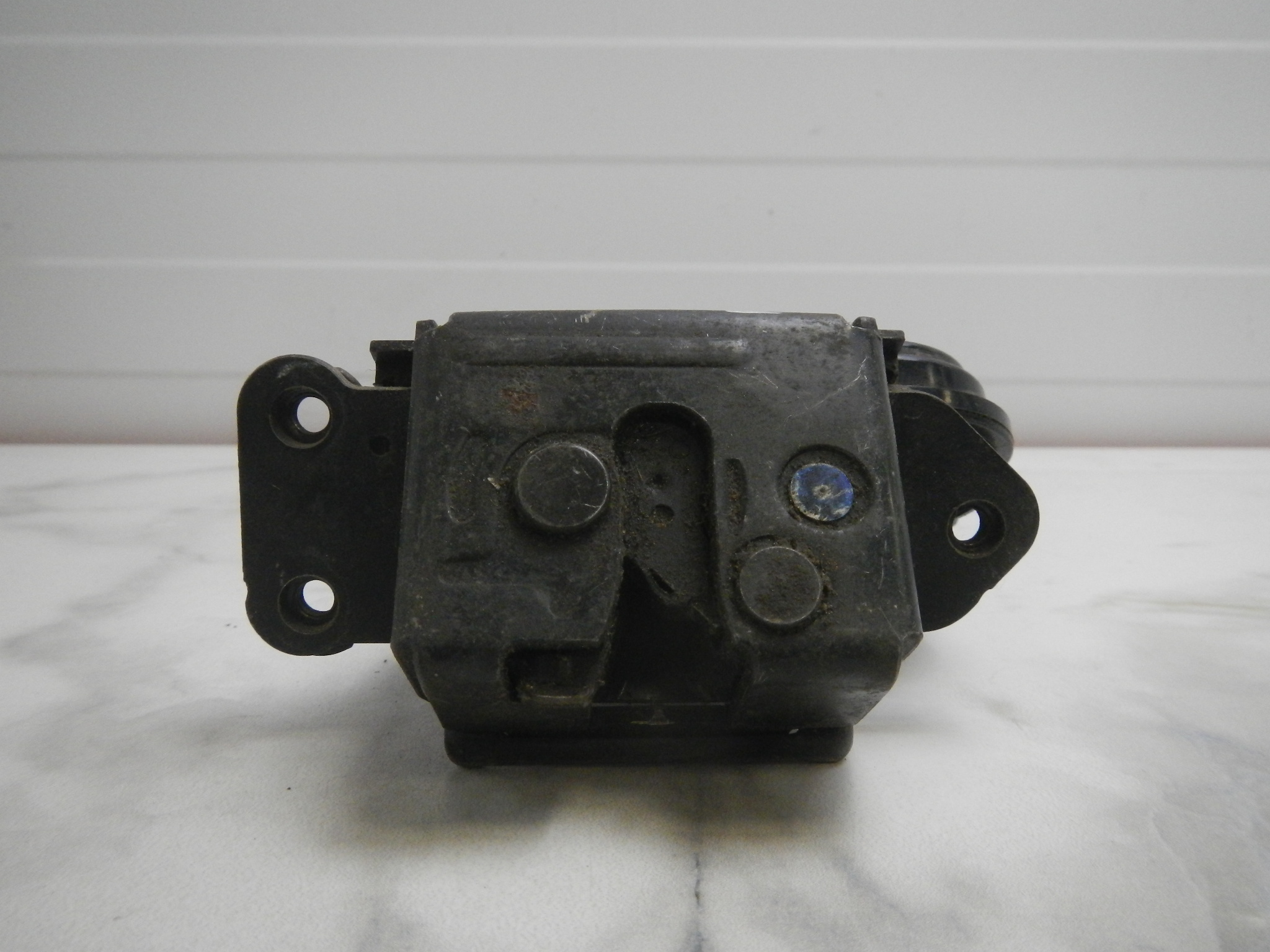 Замок багажника