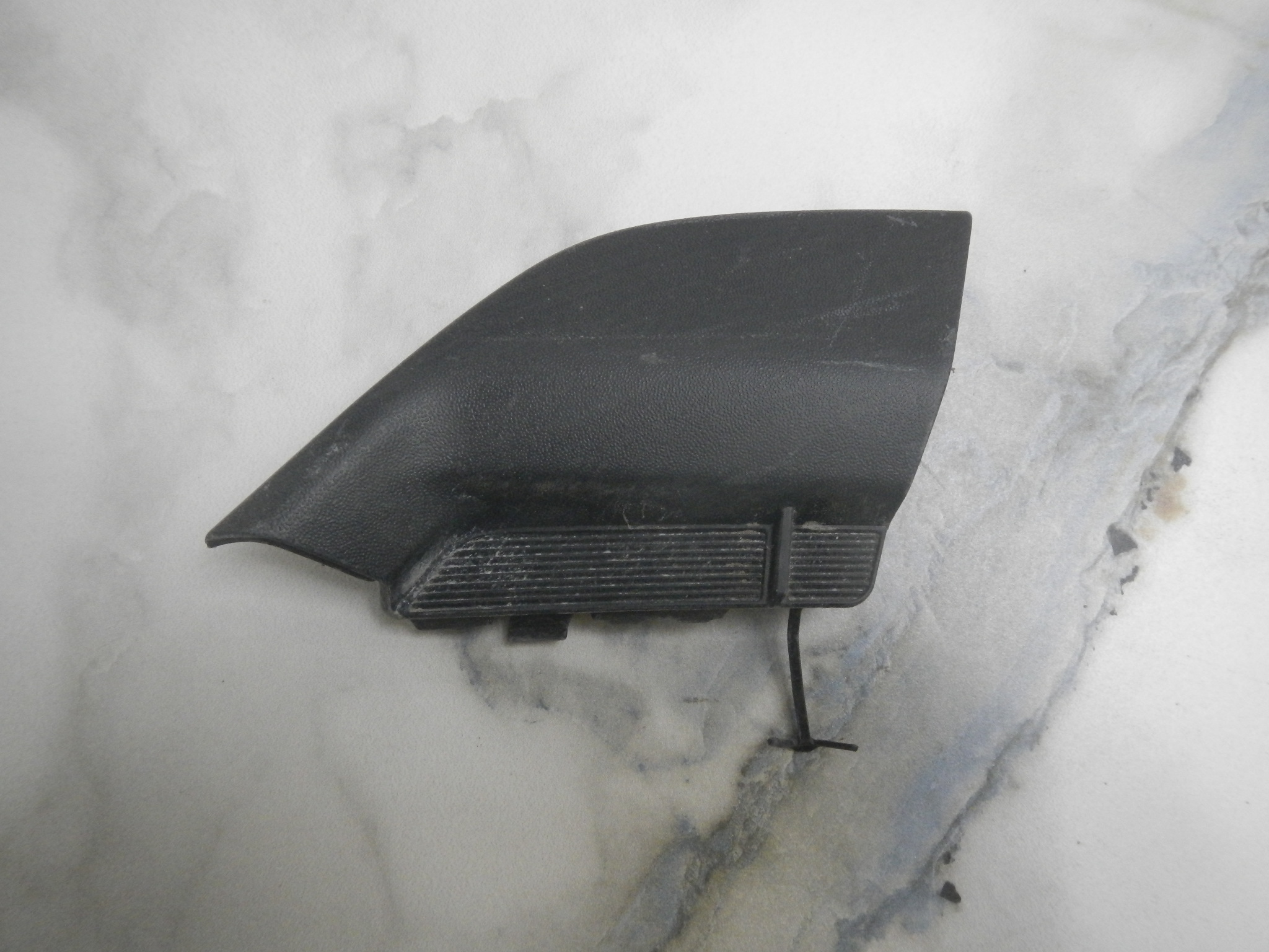 Заглушка буксировочного крюка