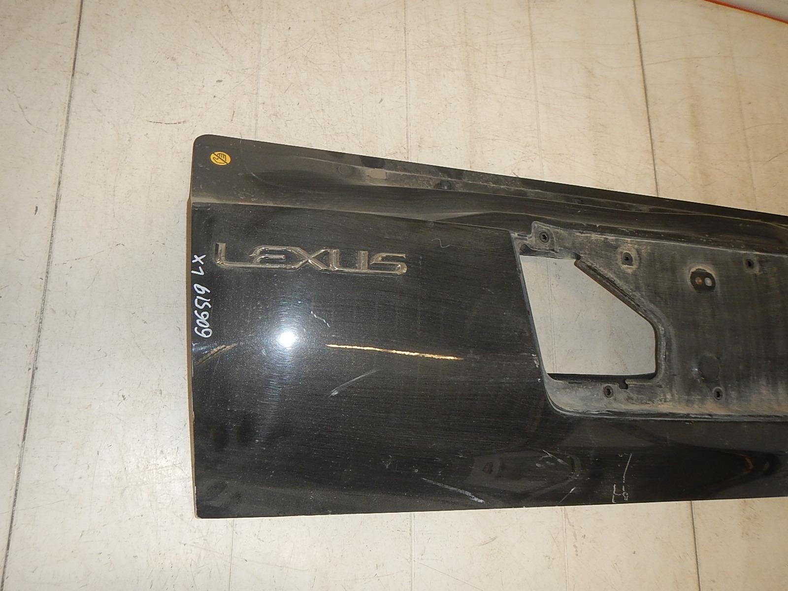 Дверь багажника