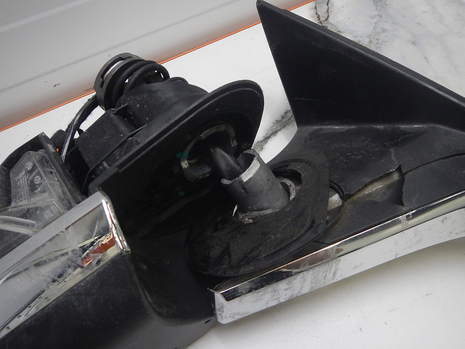 Зеркало правое электрическое