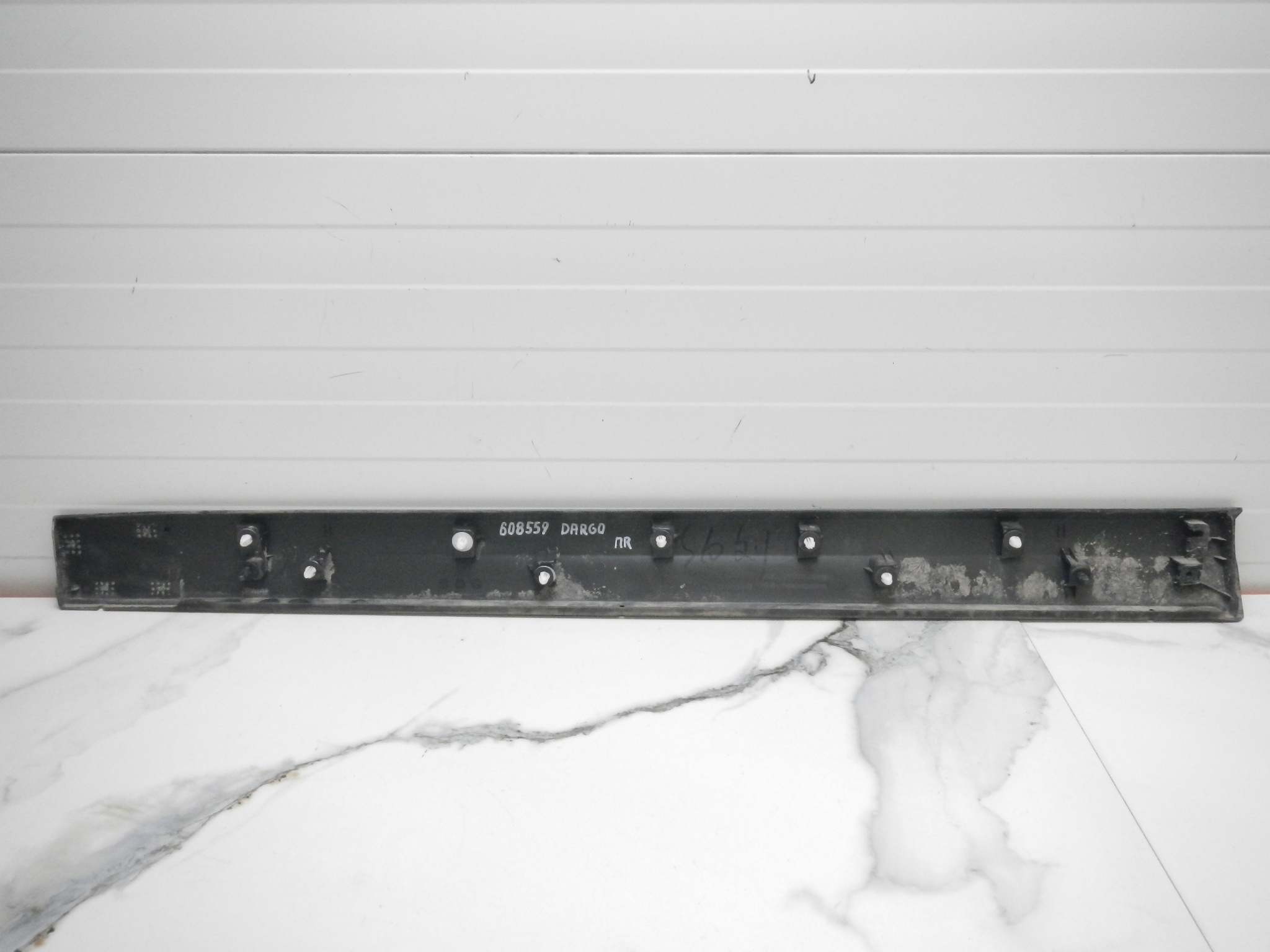 Молдинг передней правой двери