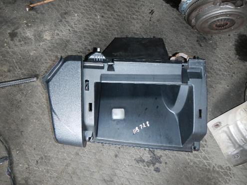 Бардачок, Mazda (Мазда)-3 (BK) (02-09)