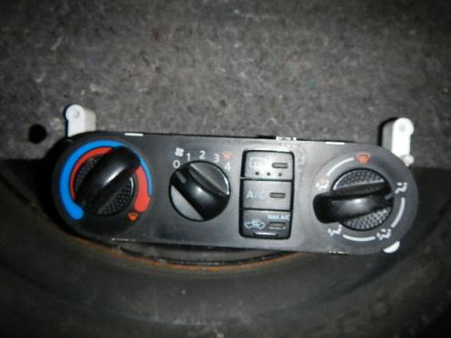 Фотография Блок управления климатической установкой, Nissan (Ниссан)-ALMERA N16 (00-06)