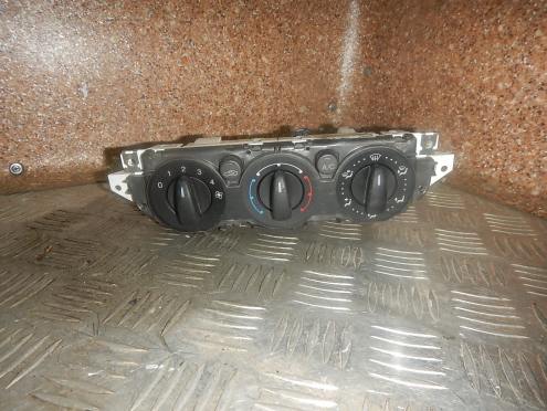 Блок управления климатической установкой, Ford (Форд)-FOCUS 2 (08-11)